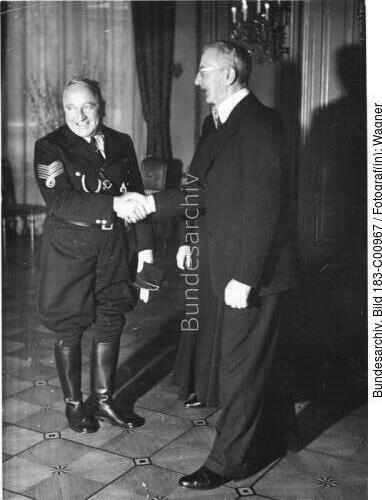 Berlin, Hjalmar Schacht, Robert Ley
