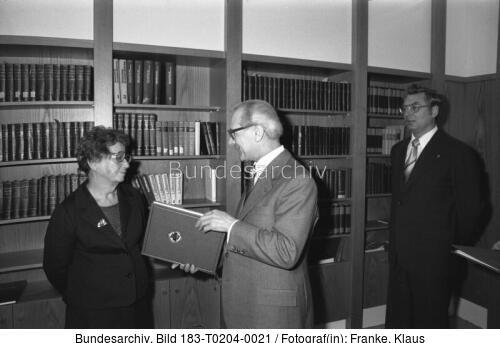 Berlin, Verleihung Karl-Marx-Orden, Honecker, Wolf