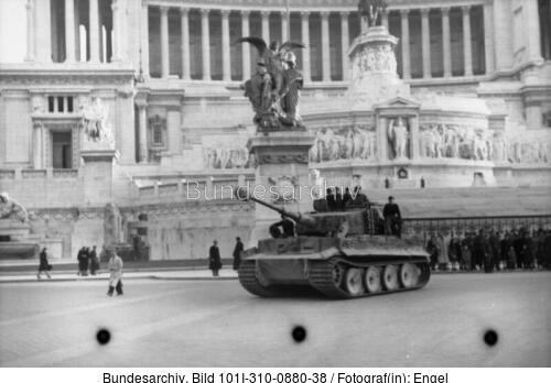 Rom, Panzer VI (Tiger I) vor Vittoriano