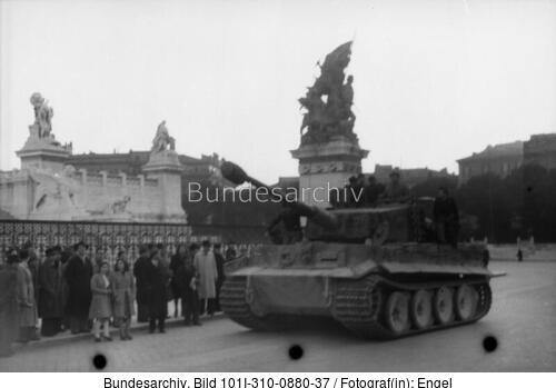 Rom, Panzer VI (Tiger I) vor Vittoriano