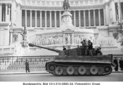 Rom, Panzer VI (Tiger I) vor Vittoriano