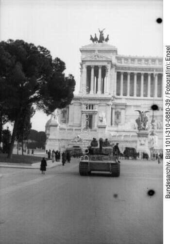 Rom, Panzer VI (Tiger I) vor Vittoriano