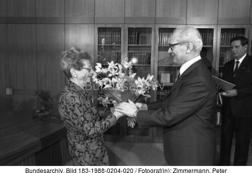 Berlin, Gratulation Hanna Wolf zum 80. Geburtstag