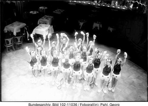 Berlin, Micki-Maus-Revue-Girls