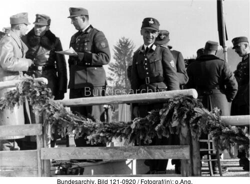 Kitzbühel, Ski-Wettkampf, Ehrentribüne