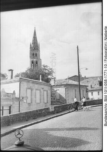 Frankreich, Saint Emilion, Straßenszene