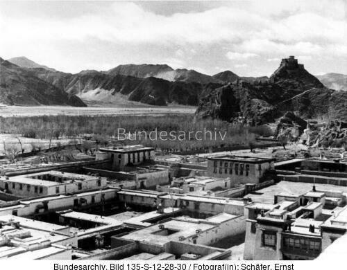 <span class="match">Tibetexpedition</span>, Blick über den Potala