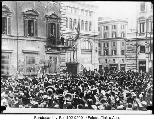 Rom, Mussolini im Palazzo Chigi