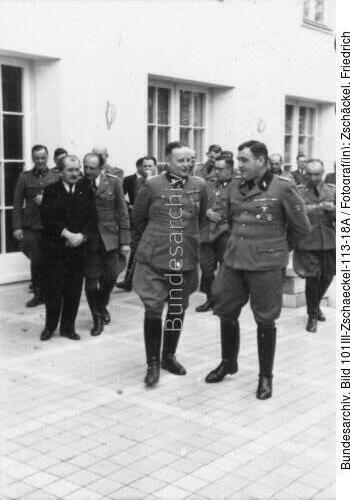 Wien, KTL-Eröffnungsfeier, SS-Männer, Porsche
