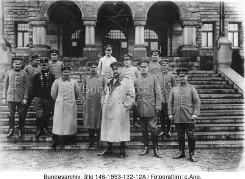 Paul v. Hindenburg, Erich Ludendorff und Stab