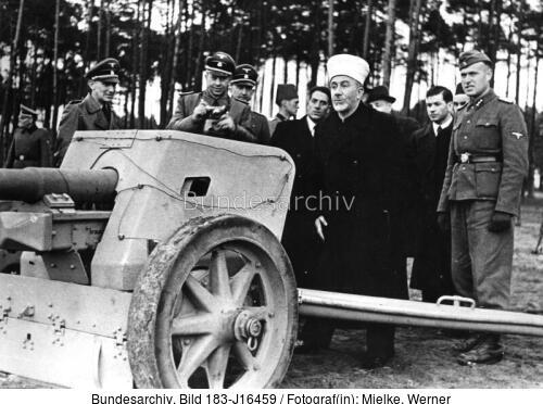 Amin al Husseini bei bosnischen SS-Freiwilligen