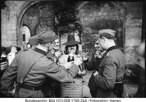 Frankreich, Saint Emilion, Champagner Ausschank