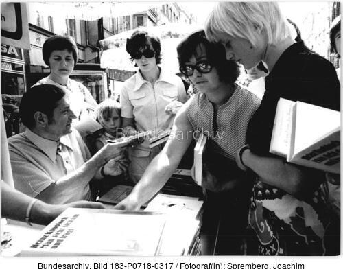 Rostock, Autogrammstunde Heinz Knobloch