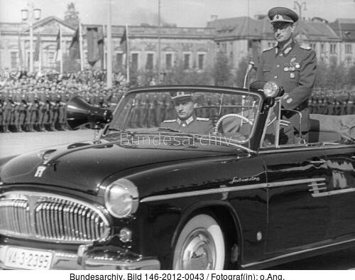 Berlin, NVA-Parade, Arno v. Lenski