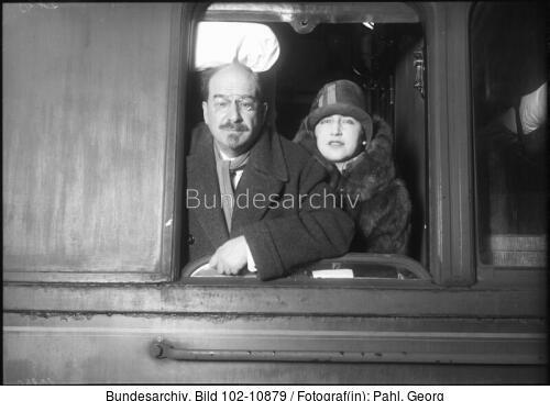 Berlin, Anatoli Wassiljewitsch Lunatscharski mit Gattin