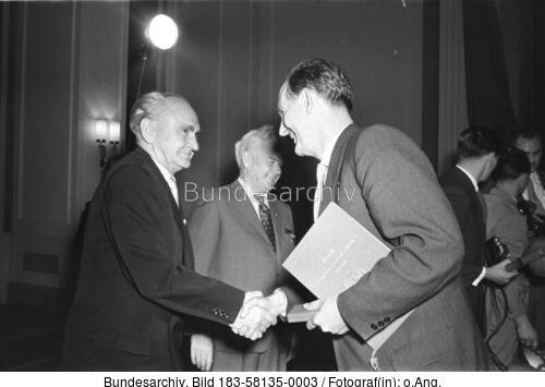 Auszeichnung an Robert Havemann