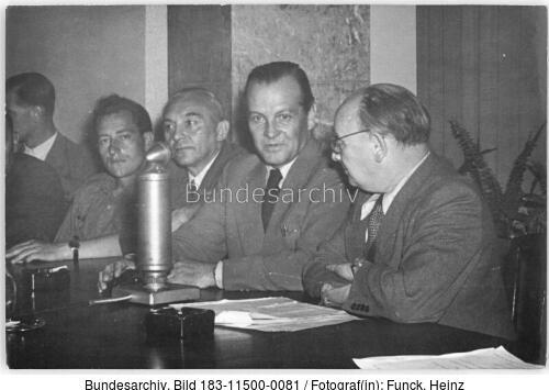 Berlin, Pressekonferenz, Richard Paulick, Gerhard Eisler