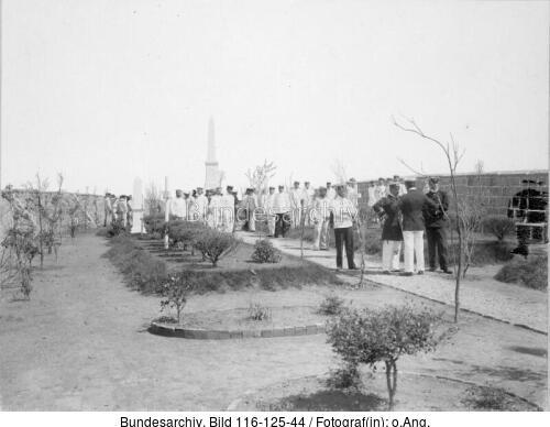 Tsingtau, Friedhof Besatzung SMS Iltis, Prinz Heinrich