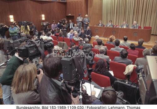 Berlin, Pressekonferenz, Günter Schabowski