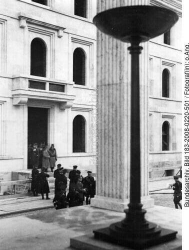 München, Besichtigung Neubau Führerhaus