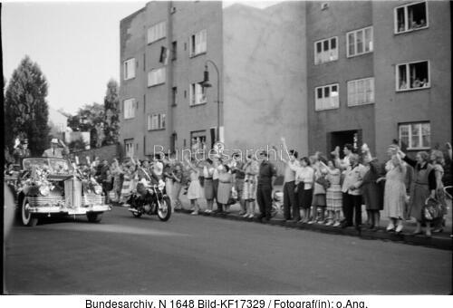 Berlin-Lichtenberg, Titow und Ulbricht im Auto