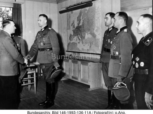 Wolfsschanze, Ordensverleihung durch Hitler