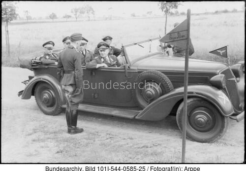 Mecklenburg, General Student mit Offizieren