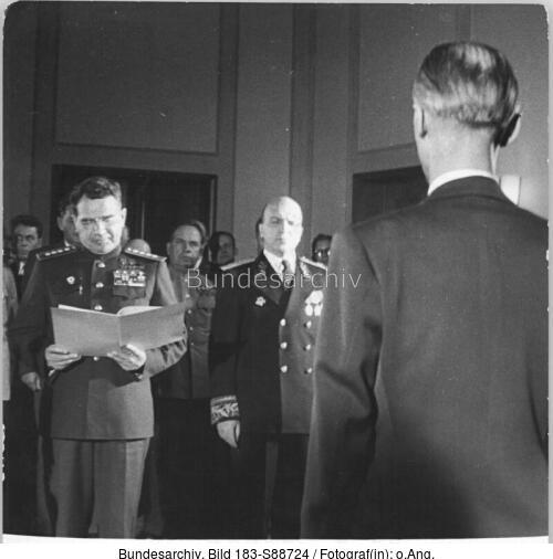 Berlin, DDR-Gründung, Empfang bei Tschuikow