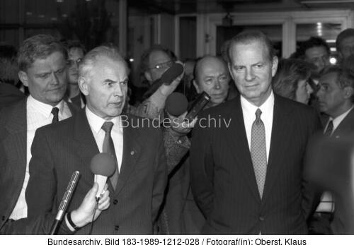 Hans Modrow und James Baker