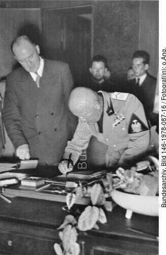 <span class="match">Münchener Abkommen</span>, Unterzeichnung Mussolini
