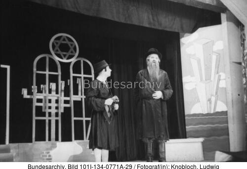 Polen, Ghetto Warschau, Musical "Rykwele dem Rebns"