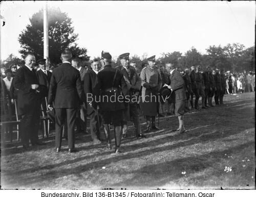 Flugtag Bad Mergentheim, Paul v. Hindenburg, Oskar v. Hindenburg