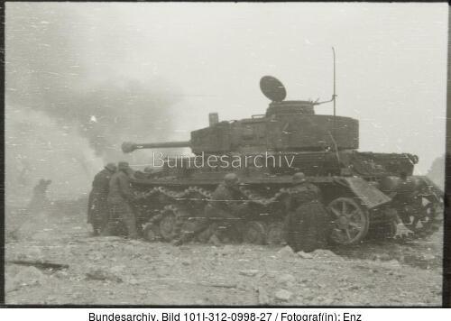 Italien, Monte <span class="match">Cassino</span>, Panzerreparatur