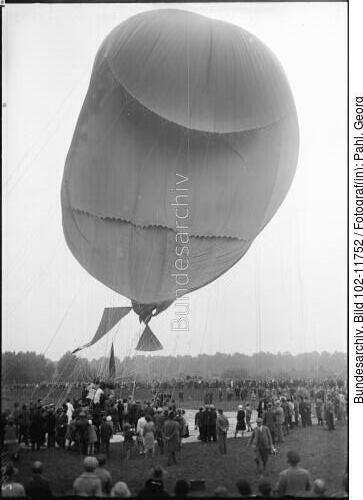 Augsburg, Testflug eines Stratosphärenballons