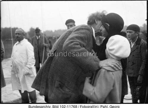 Auguste Piccard mit Gattin und Tochter