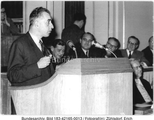 Berlin, Volkskammersitzung, Ansprache von Jürgen Kuczynski