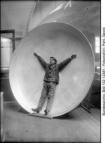 Berlin, Werkstoff-Ausstellung, Aluminiumschale