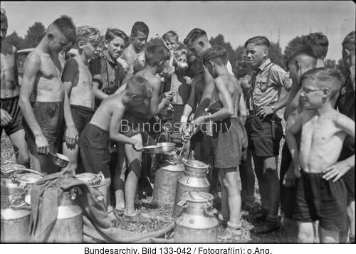 Hitlerjugend, Essensausgabe