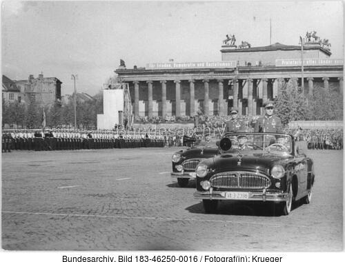 Berlin, 1. Mai, Militärparade