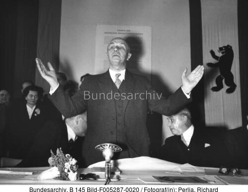 Berlin, Jakob Kaiser bei Rede