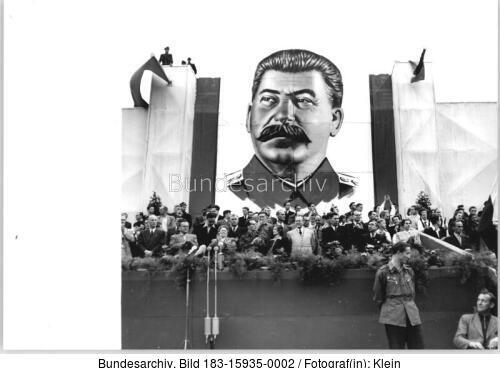 Dresden, Pioniertreffen, Eröffnung, Ehrentribüne