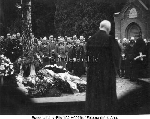 Eberswalde, Beisetzung Mutter von Blomberg