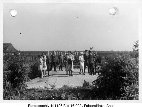 KZ Dachau, Besuch Familie Himmler