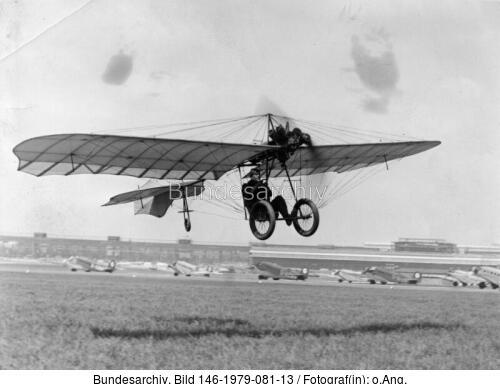 Berlin, Hans Grade bei Geburtstagsflug