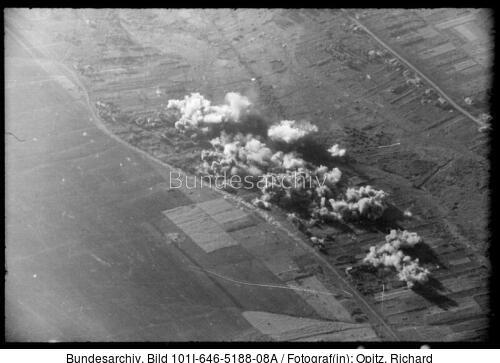 Russland, Luftbild, Bombardierung
