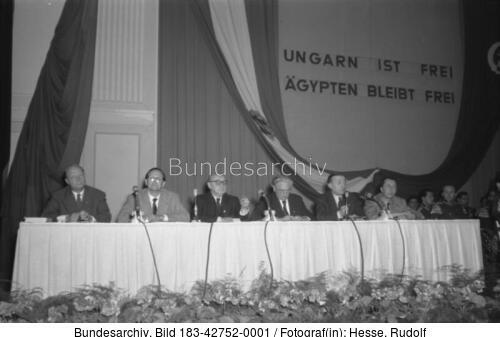 Berlin, Urania-Forum, Podium