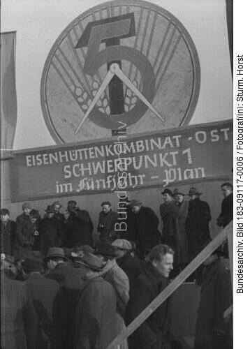 Grundsteinlegung im Hüttenkombinat Ost