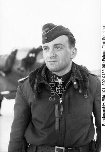 Russland, Hans-Ulrich Rudel vor Junkers Ju 87
