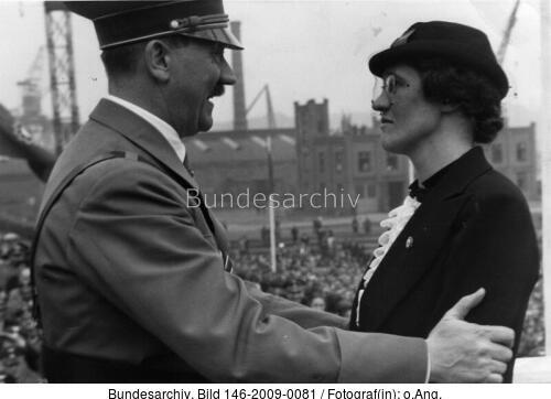 Adolf Hitler und Hedwig Gustloff