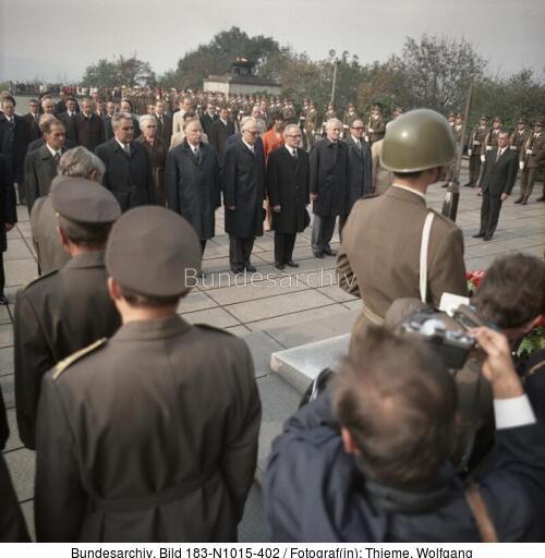 Prag, DDR-Delegation, Kranzniederlegung